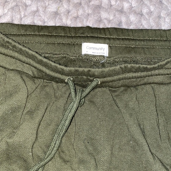 Olive green sweat shorts from aritzia - Picture 4 of 4